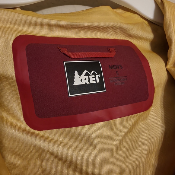 REI eVent Rain Shell - Picture 6 of 7